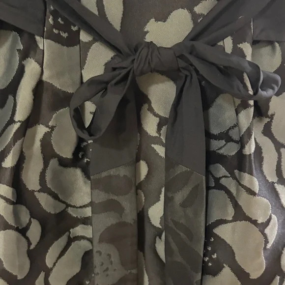 Adorable DKNY Midi Dress. - Picture 2 of 6